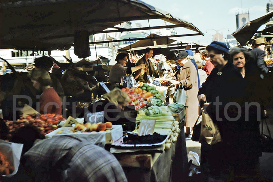 Stratton Market Fruit and Veg Stall, Stockton Market c1957 | Picture Stockton Archive